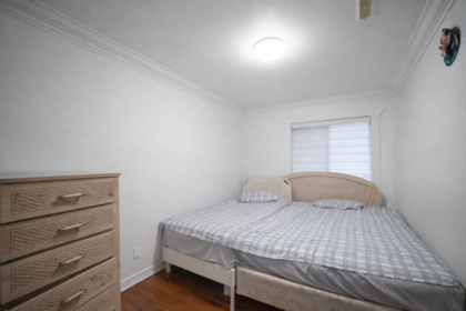Laundry Room Photo of 8873 143a Street, Surrey, BC