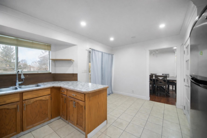 Walk-In Closet Photo of 8873 143a Street, Surrey, BC