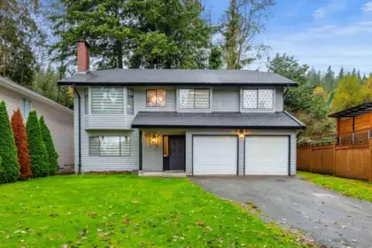 Entry Foyer Photo of 1777 Caledonia Avenue, North Vancouver, BC