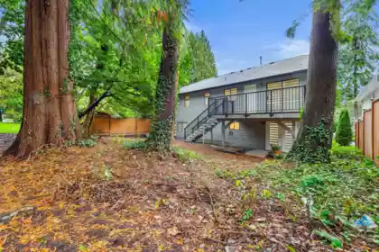 Hallway Photo of 1777 Caledonia Avenue, North Vancouver, BC