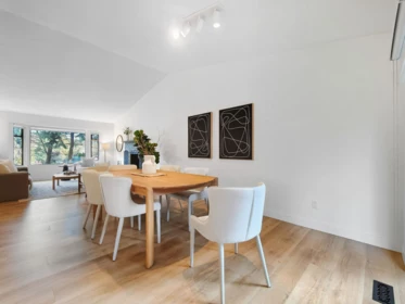 Kitchen Island Photo of 1777 Caledonia Avenue, North Vancouver, BC