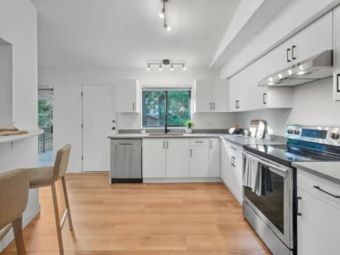 Kitchen Photo of 1777 Caledonia Avenue, North Vancouver, BC