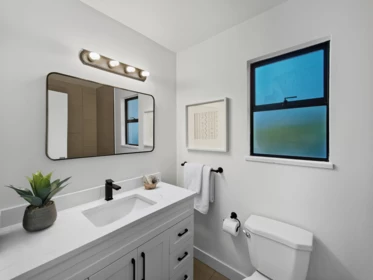 Primary Bathroom Photo of 1777 Caledonia Avenue, North Vancouver, BC
