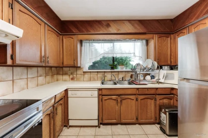 Breakfast Nook Photo of 8167 10th Avenue, Burnaby, BC