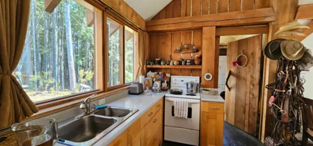 Walk-In Closet Photo of 2236 Mountain Road, Gambier Island, BC