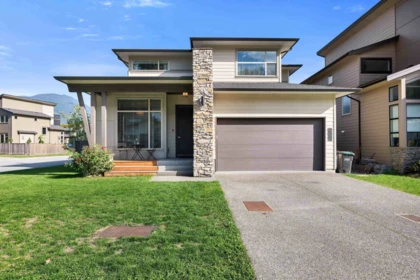 39262 Falcon Crescent, Squamish, BC, Squamish — Single Family Residence for sale