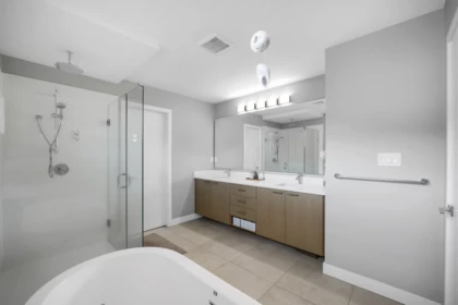Guest Bathroom Photo of 39262 Falcon Crescent, Squamish, BC