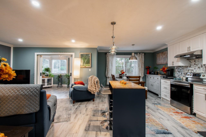 Family Room Photo of 7523 May Street, Mission, BC