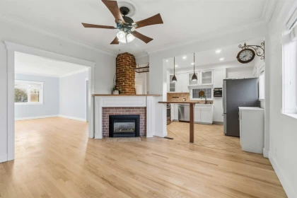 Kitchen Island Photo of 621 E 23rd Avenue, Vancouver, BC