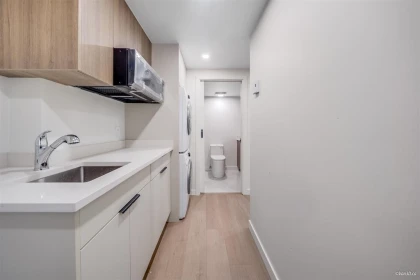 Guest Bathroom Photo of 7843 Wedgewood Street, Burnaby, BC