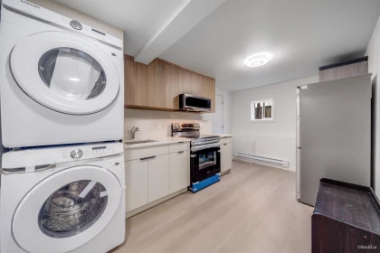 Mudroom Photo of 7843 Wedgewood Street, Burnaby, BC