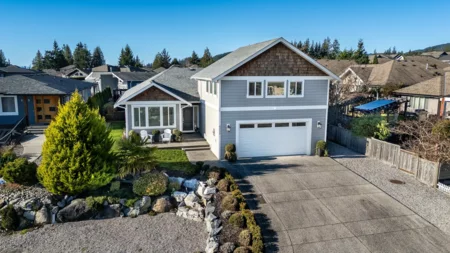 6355 Baillie Road, Sechelt, BC, Sechelt — Single Family Residence for sale
