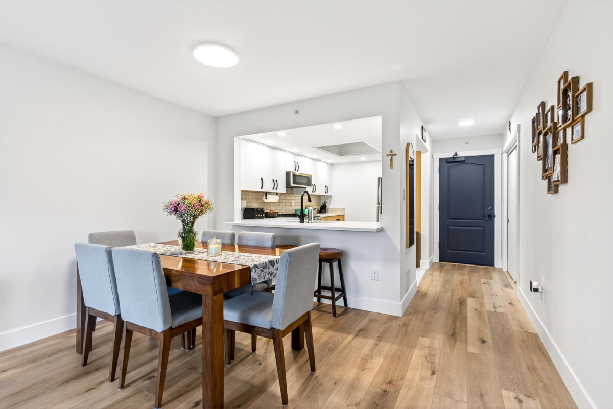 Kitchen Island Photo of 601 1196 Pipeline Road, Coquitlam, BC