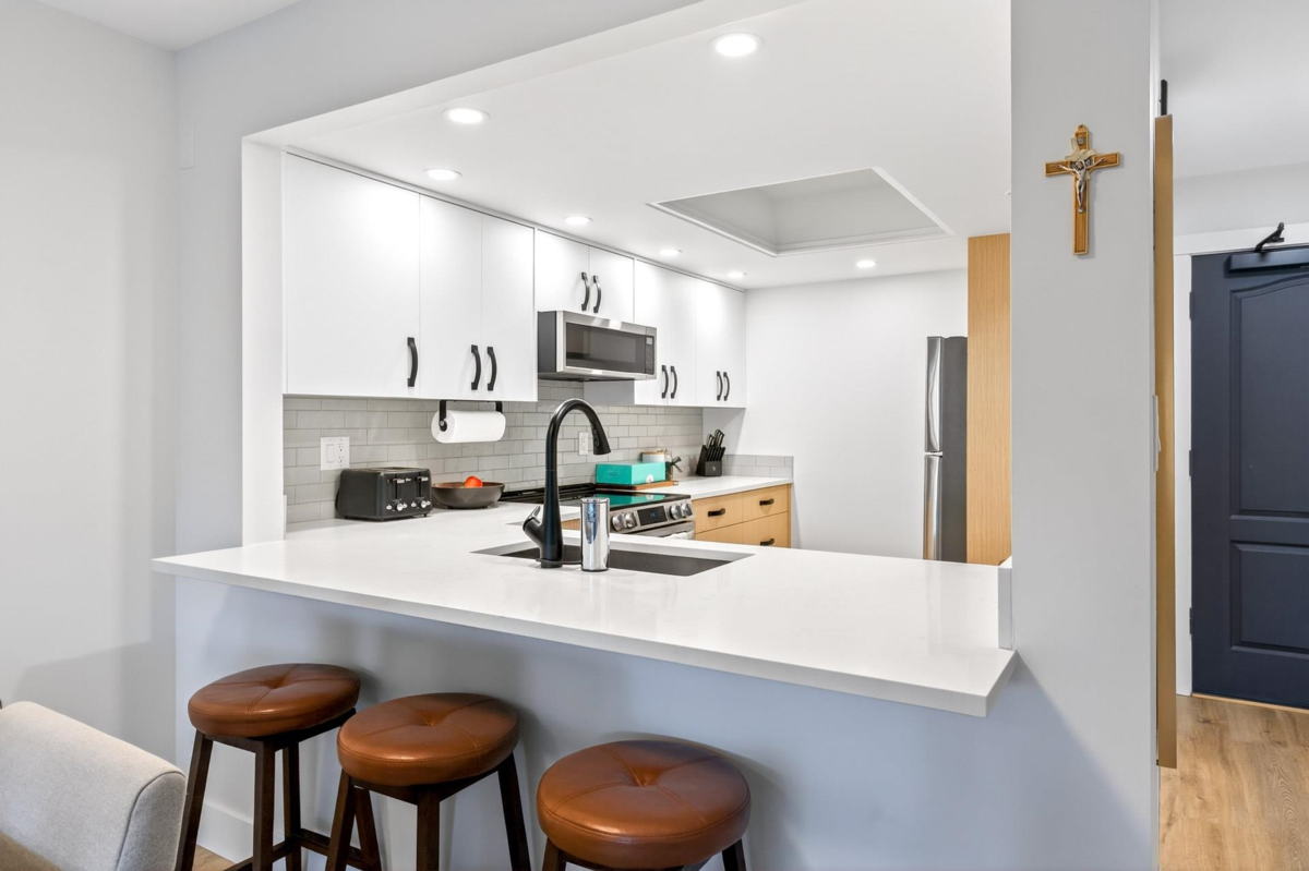 Kitchen Photo of 601 1196 Pipeline Road, Coquitlam, BC