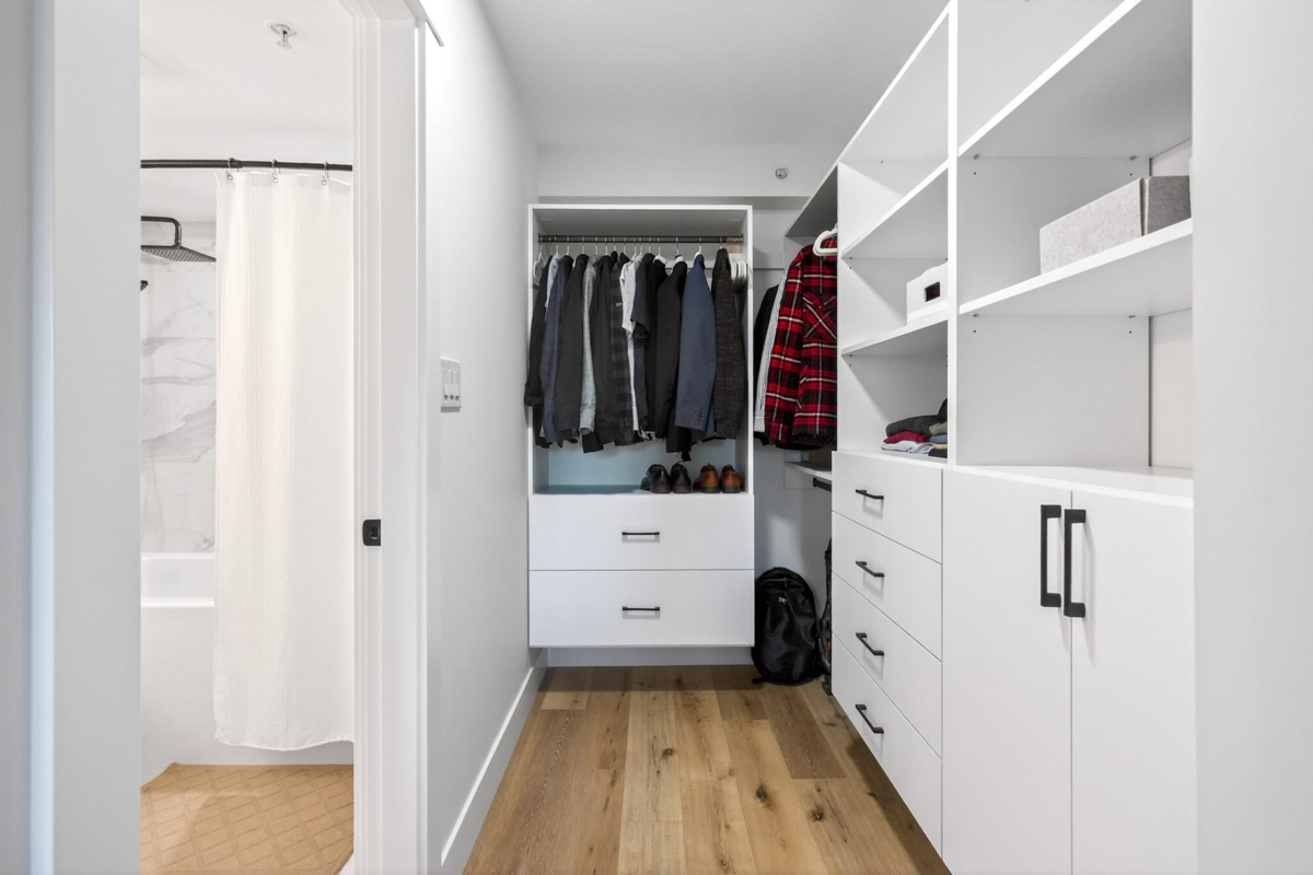 Laundry Room Photo of 601 1196 Pipeline Road, Coquitlam, BC