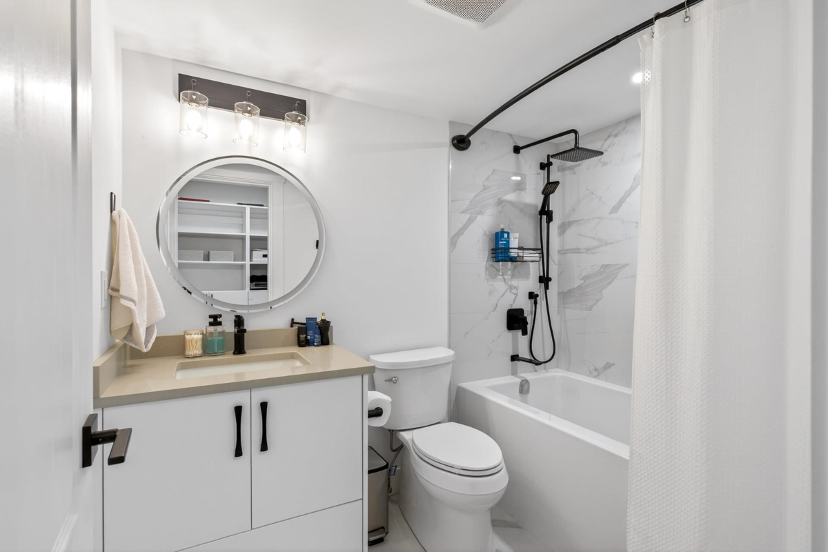 Mudroom Photo of 601 1196 Pipeline Road, Coquitlam, BC