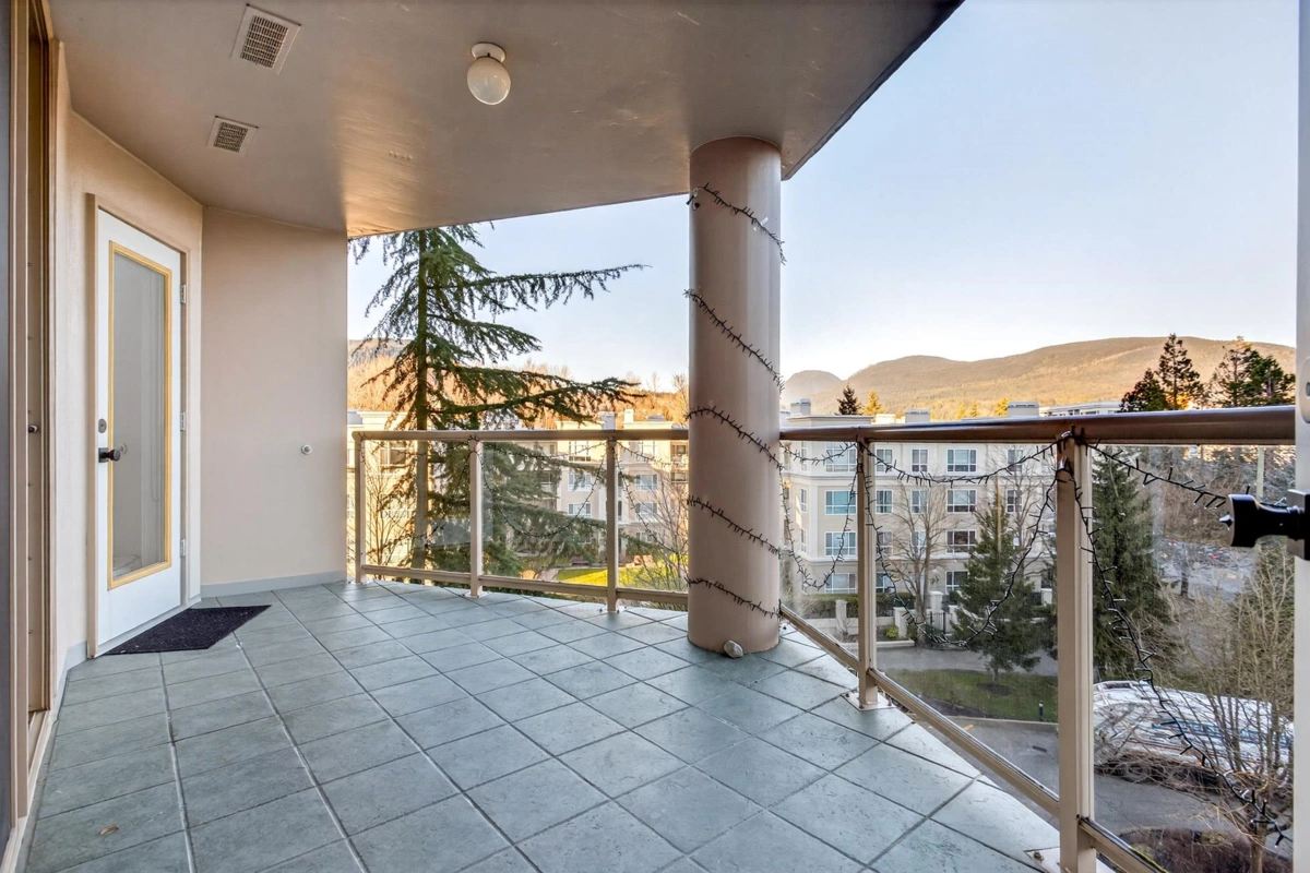 Walk-In Closet Photo of 601 1196 Pipeline Road, Coquitlam, BC