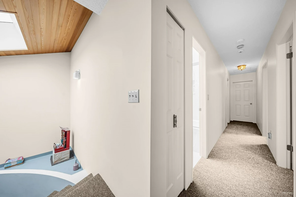 Entry Foyer Photo of 2843 W 22nd Avenue, Vancouver, BC