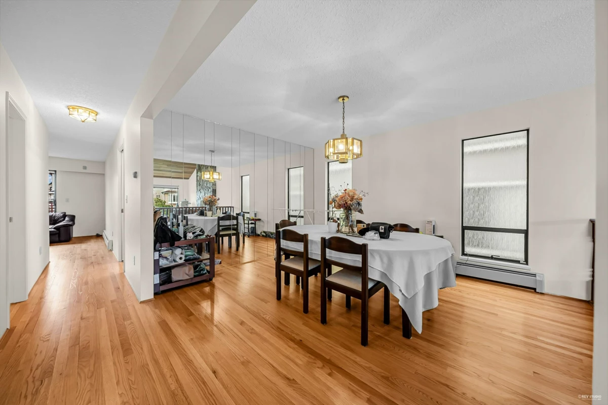 Kitchen Photo of 2843 W 22nd Avenue, Vancouver, BC