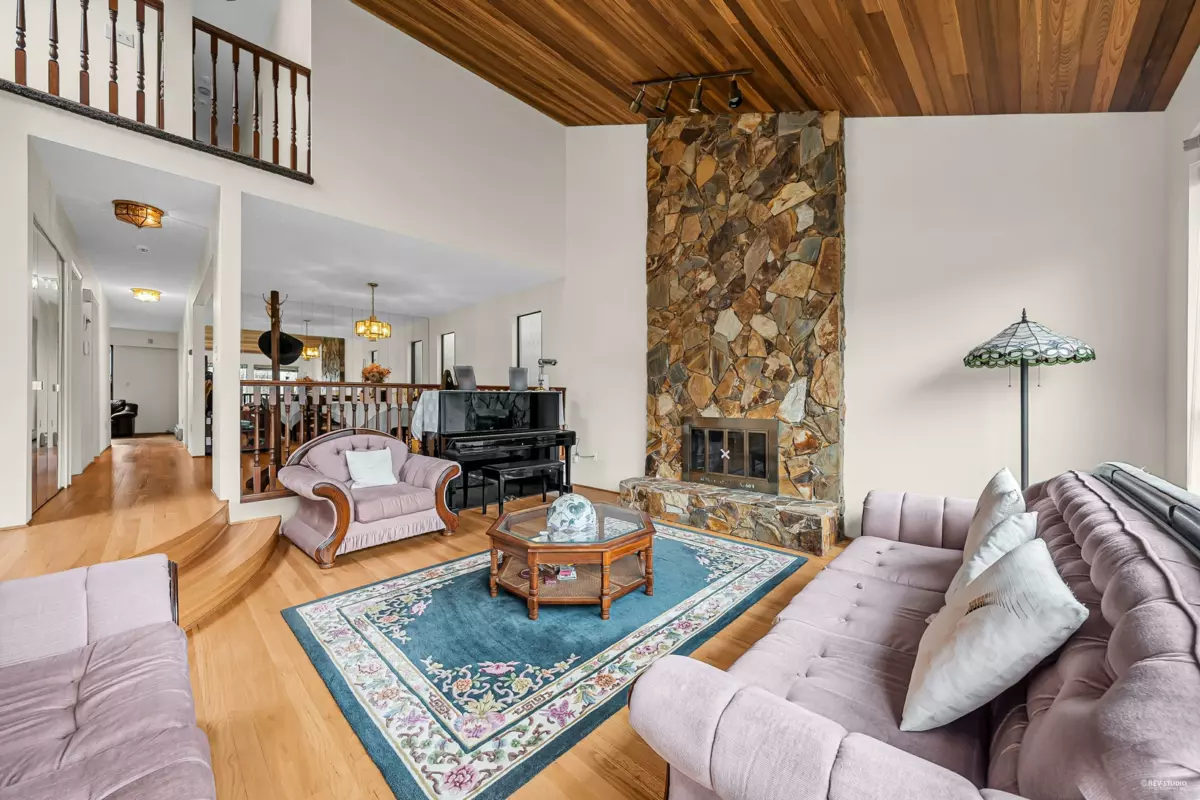 Living Room Photo of 2843 W 22nd Avenue, Vancouver, BC