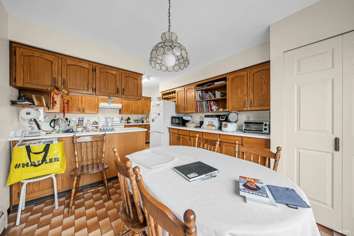 Powder Room Photo of 2843 W 22nd Avenue, Vancouver, BC