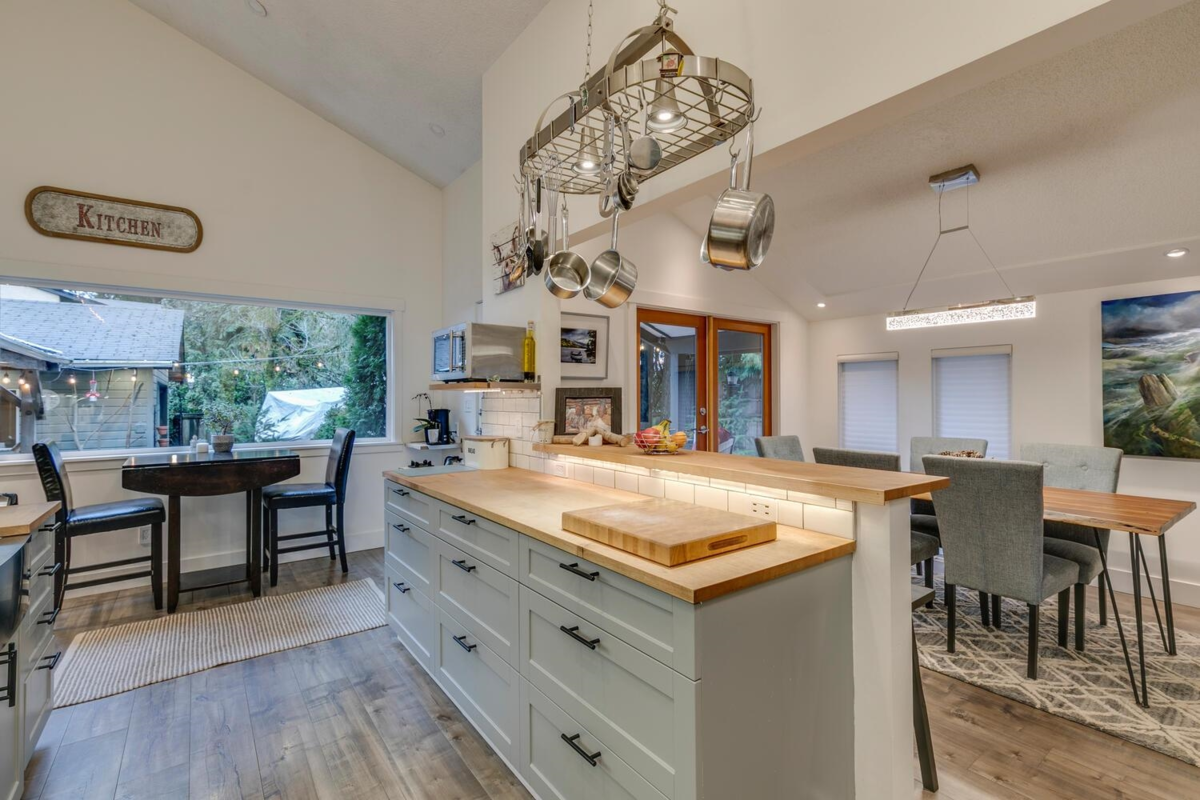 Bedroom 2 Photo of 19610 117a Avenue, Pitt Meadows, BC
