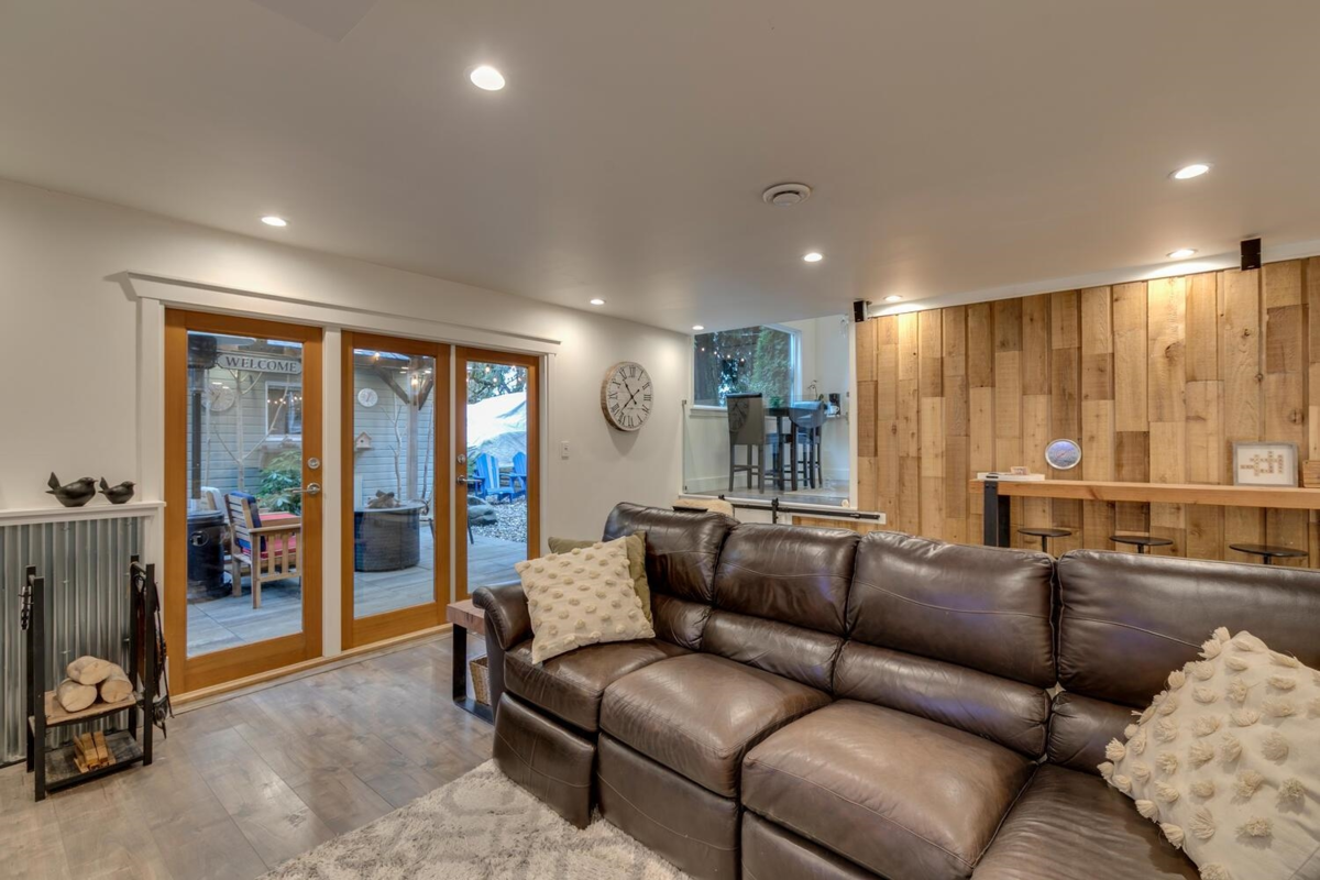 Laundry Room Photo of 19610 117a Avenue, Pitt Meadows, BC