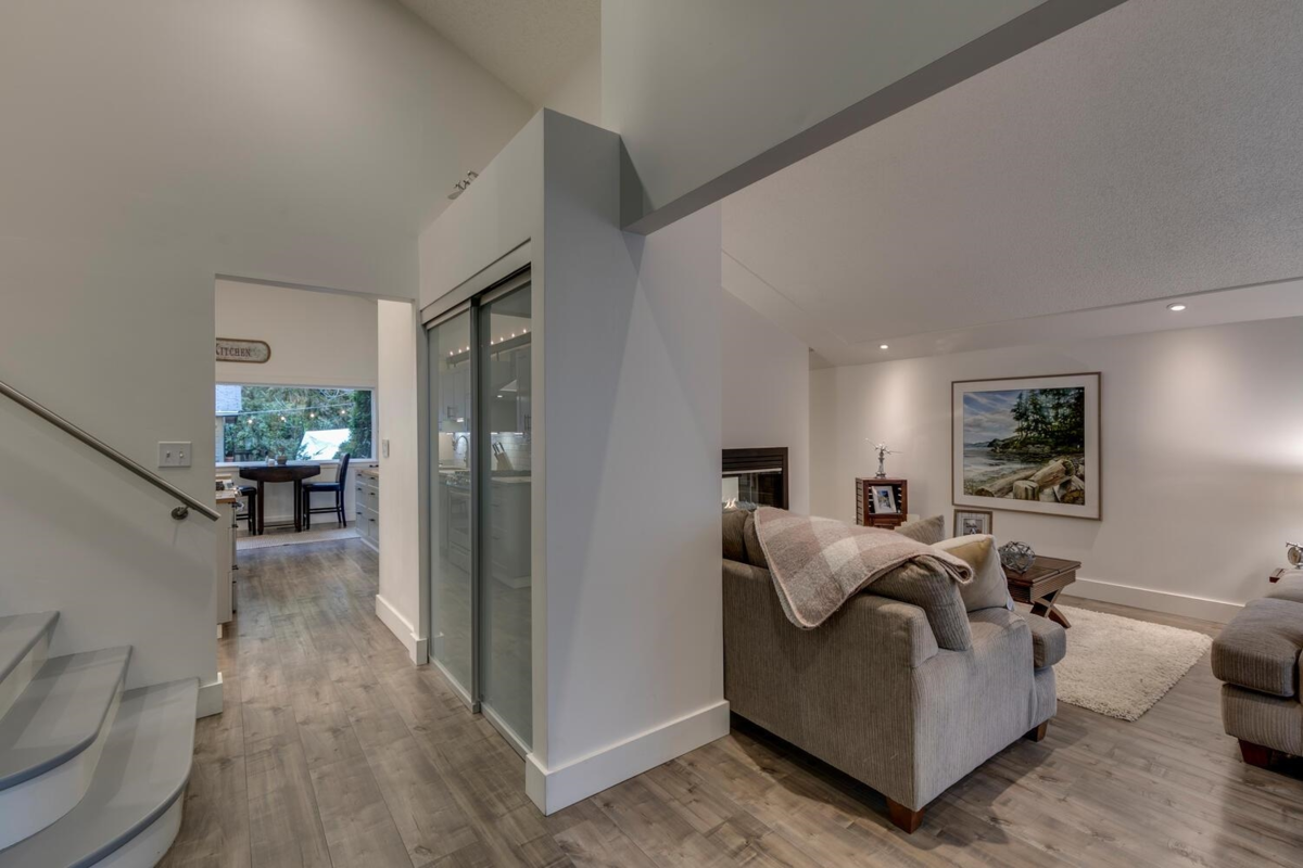 Living Room Photo of 19610 117a Avenue, Pitt Meadows, BC