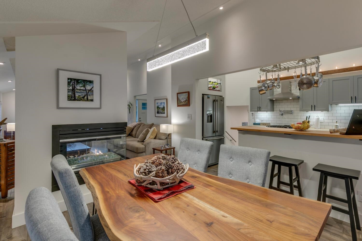 Primary Bedroom Photo of 19610 117a Avenue, Pitt Meadows, BC