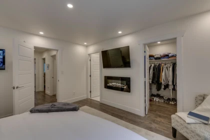 Entry Foyer Photo of 19610 117a Avenue, Pitt Meadows, BC
