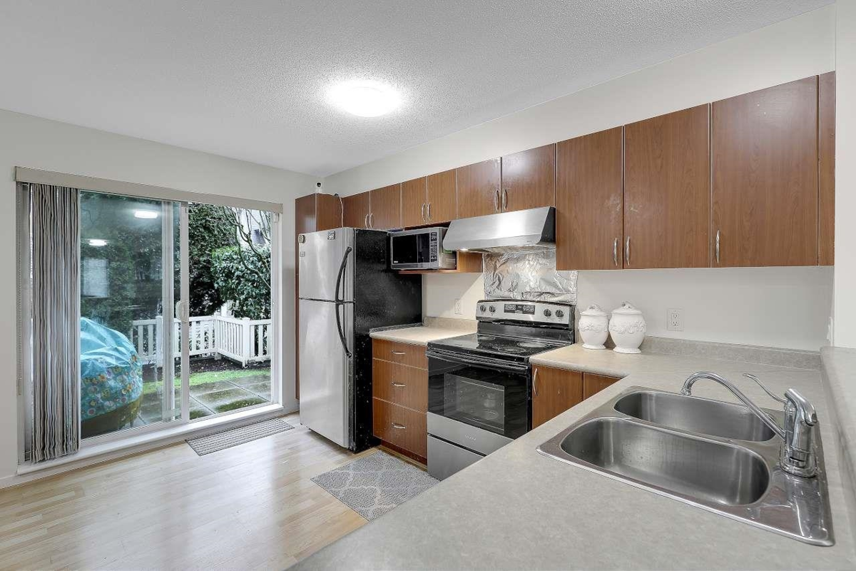 Breakfast Nook Photo of 85 15175 62a Avenue, Surrey, BC