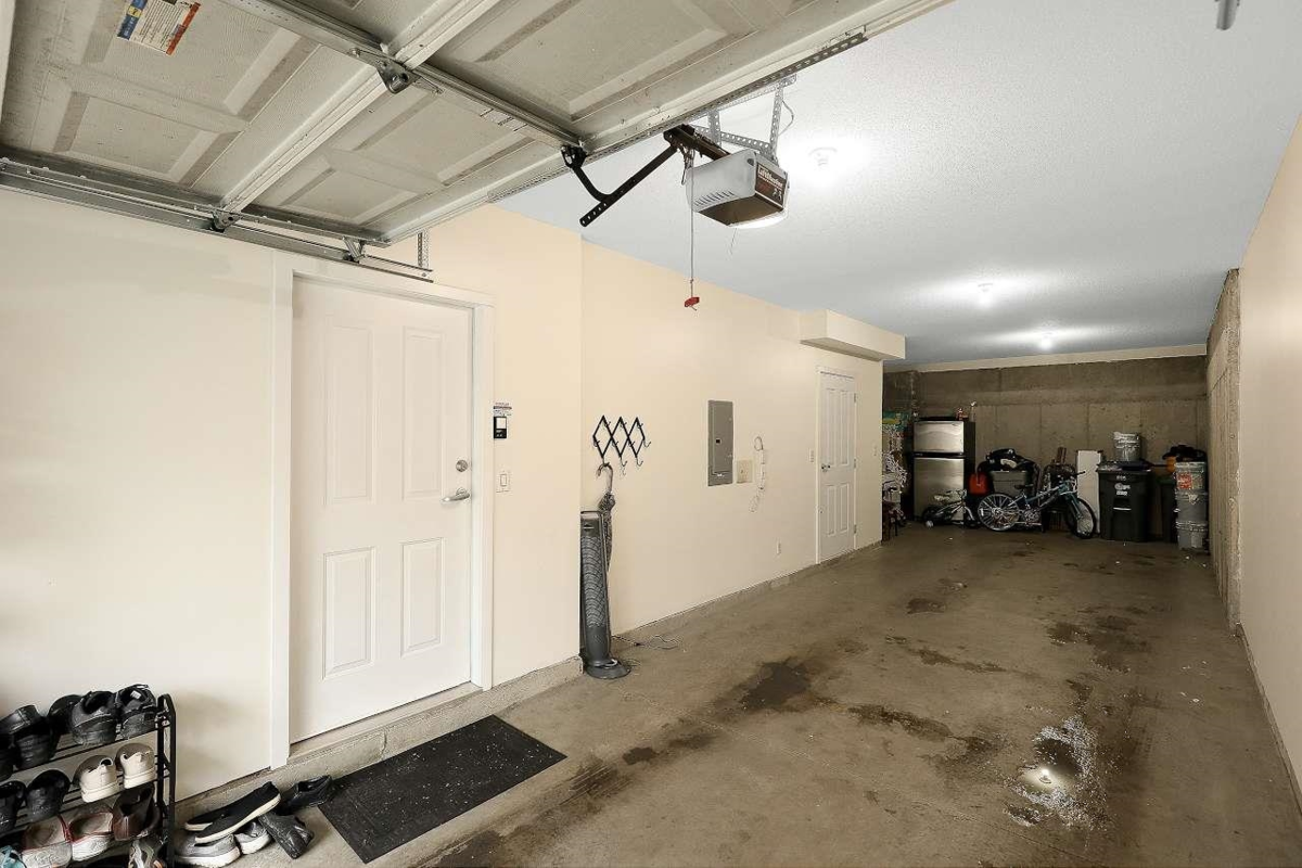 Entry Foyer Photo of 85 15175 62a Avenue, Surrey, BC