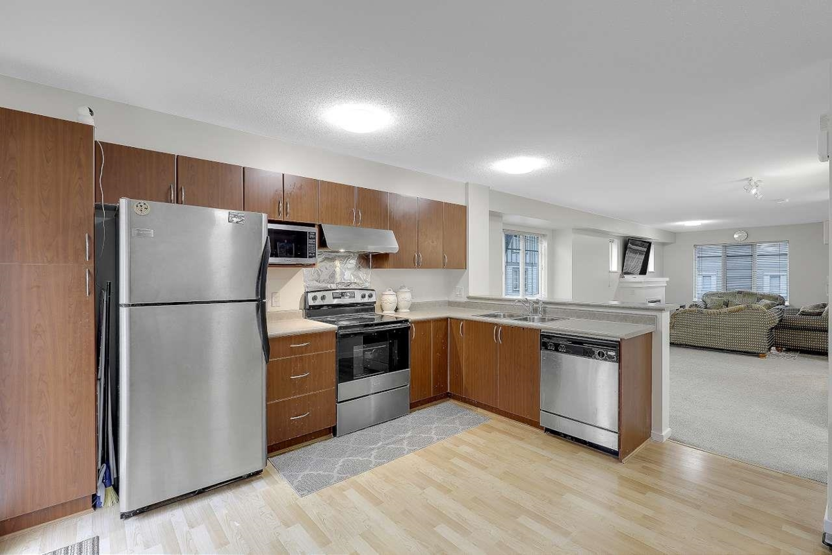 Primary Bathroom Photo of 85 15175 62a Avenue, Surrey, BC