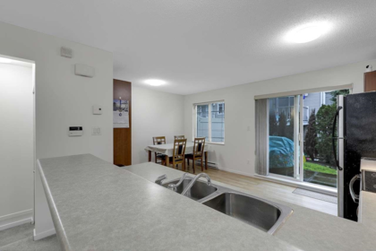 Kitchen Island Photo of 85 15175 62a Avenue, Surrey, BC