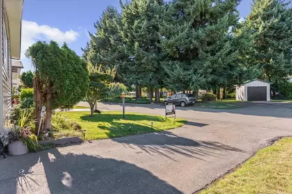 Backyard Photo of 44 31313 Livingstone Avenue, Abbotsford, BC