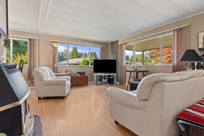 Kitchen Photo of 44 31313 Livingstone Avenue, Abbotsford, BC
