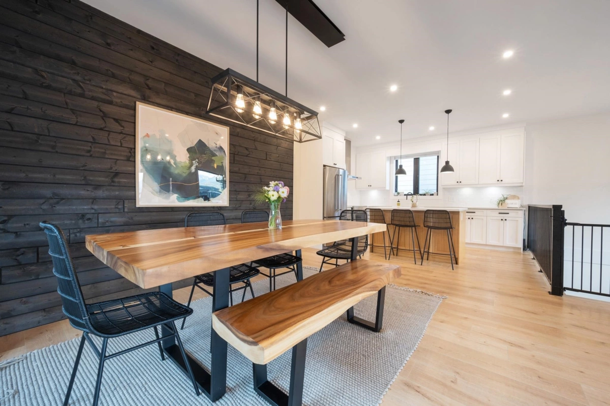 Dining Area Photo of 2026 Tiyata Boulevard, Pemberton, BC