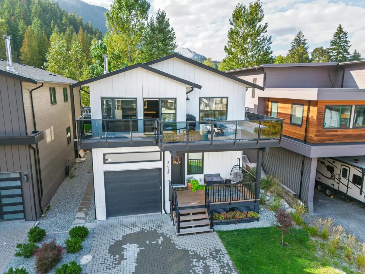 Exterior Rear Photo of 2026 Tiyata Boulevard, Pemberton, BC