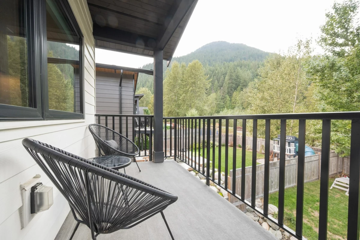 Laundry Room Photo of 2026 Tiyata Boulevard, Pemberton, BC