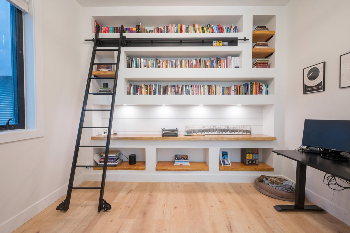 Outdoor Patio Photo of 2026 Tiyata Boulevard, Pemberton, BC