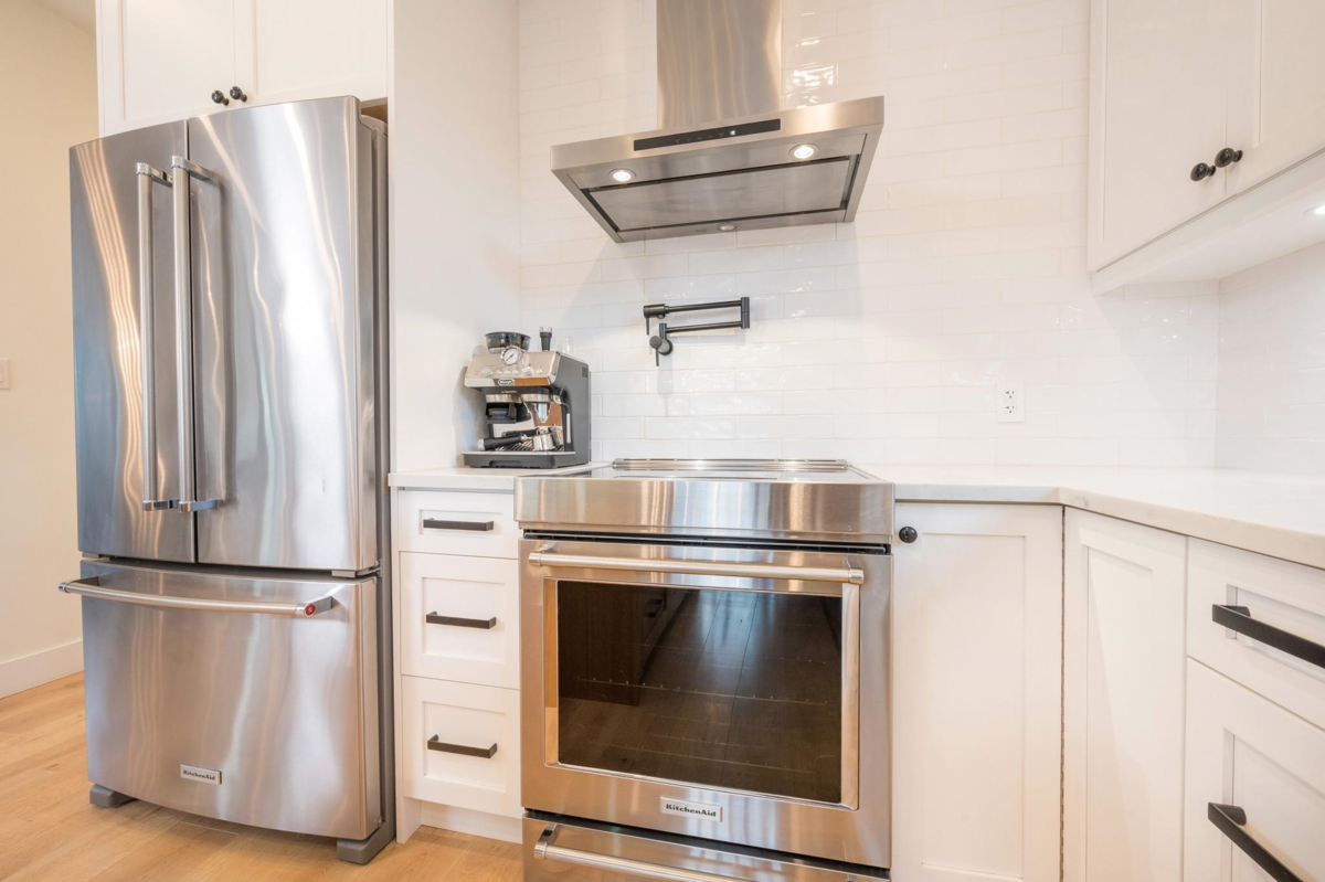 Walk-In Closet Photo of 2026 Tiyata Boulevard, Pemberton, BC