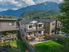2026 Tiyata Boulevard, Pemberton, BC