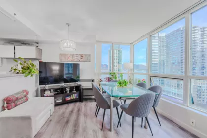 1204 555 Jervis Street, Vancouver, BC