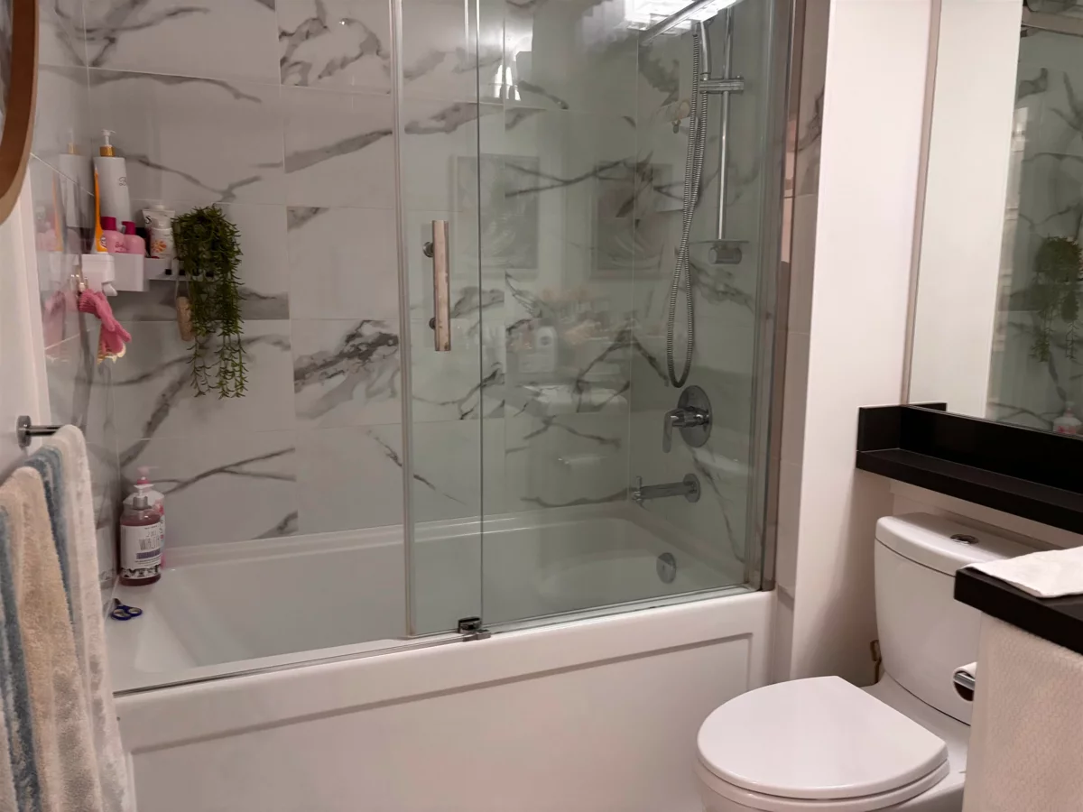 Dining Area Photo of 222 15137 33 Avenue, Surrey, BC