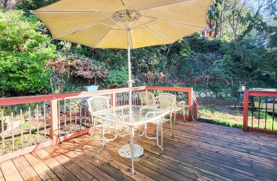 Living Room Photo of 4670 Willow Creek Road, West Vancouver, BC