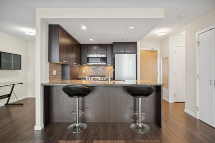 2102 2232 Douglas Road, Burnaby, BC, Burnaby — Apartment/Condo for sale