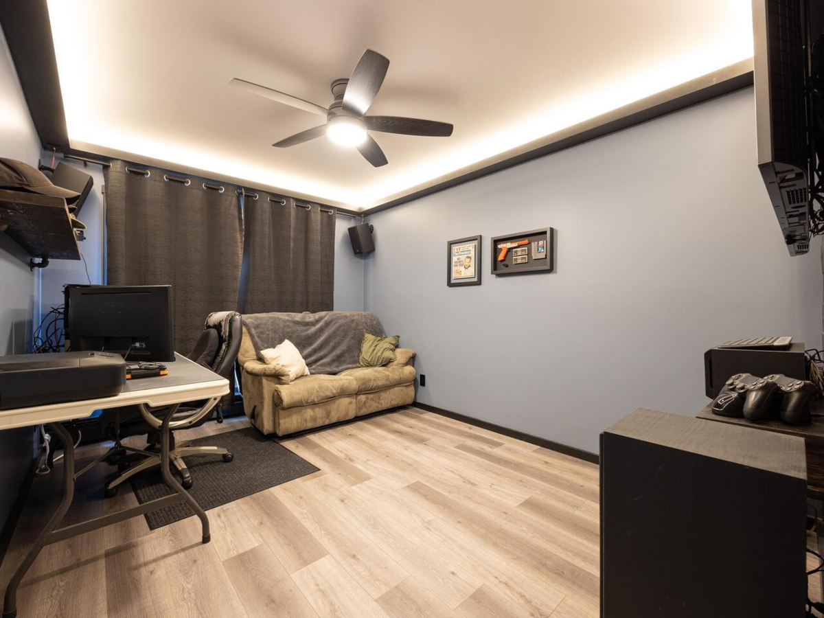 Bedroom 2 Photo of 114 812 Milton Street, New Westminster, BC