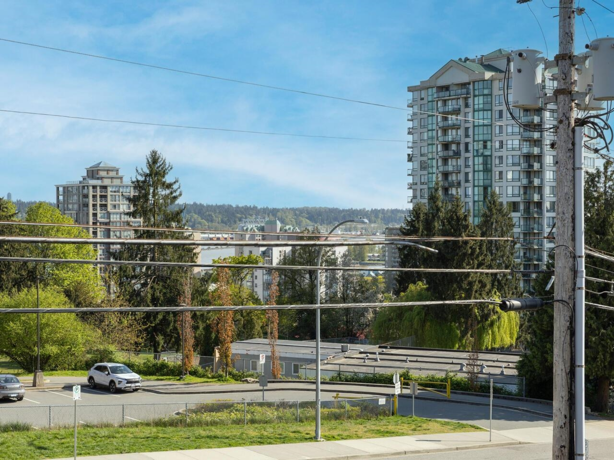 Guest Bathroom Photo of 114 812 Milton Street, New Westminster, BC