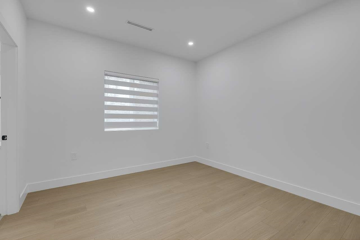 Laundry Room Photo of 9452 118 Street, Delta, BC