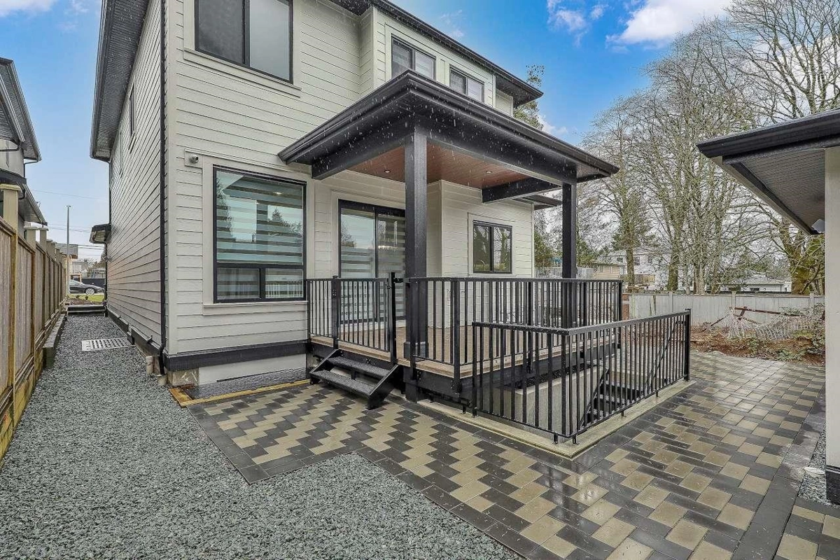 Outdoor Kitchen Photo of 9452 118 Street, Delta, BC